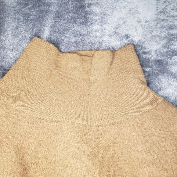 Aritzia The Group Babaton Hanna Wool Blend Sweater - Picture 8 of 12